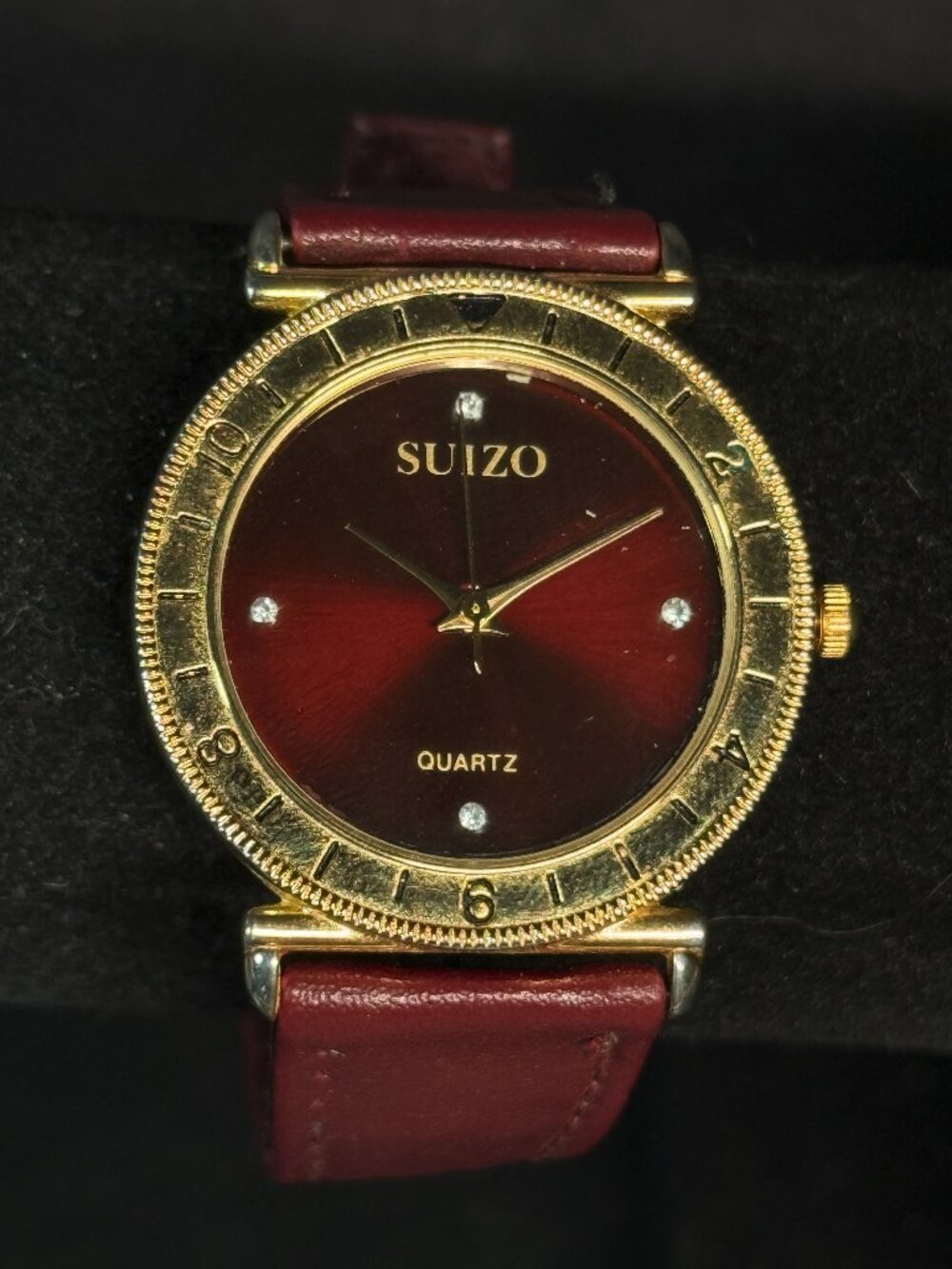 Suizo Quartz Watch Red Dial Gold Tone Bezel Japan Movt New Battery